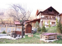 Cazare la Cabana Casa Vanatorului Cazare la Cabana Casa Vanatorului