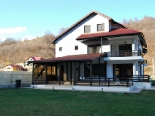 Pensiunea CasaBlanca - accommodation in  Moldova (01)