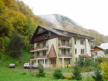 Cazare la Pensiunea Casa Alba Cazare la Pensiunea Casa Alba