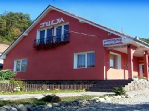 Cazare la  Pensiunea Julia