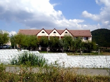 Pensiunea Happy Fish - accommodation in  Danube Boilers and Gorge, Clisura Dunarii (01)