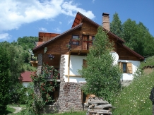 Casa cu Trandafiri - accommodation in  Rucar - Bran, Piatra Craiului, Moeciu (01)