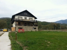 Cazare la Casa Georgescu Cazare la Casa Georgescu