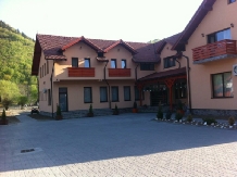 Pensiune Calimani - accommodation in  Transylvania (01)