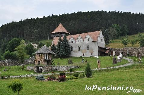Pensiunea Borostyan - accommodation in  Harghita Covasna, Lacu Rosu (Surrounding)
