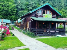 Complex Turistic 3 tauri - accommodation in  Muscelului Country (01)