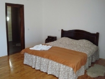 Casa din salcami - accommodation in  North Oltenia (12)