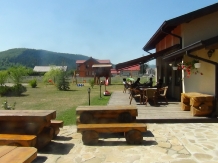 Forest Ecvestru Park - accommodation in  Bucovina (08)