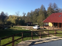 Casa dintre lacuri - accommodation in  North Oltenia (09)
