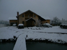 Casa dintre lacuri - accommodation in  North Oltenia (13)