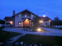 Casa dintre lacuri - accommodation in  North Oltenia (14)