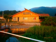 Casa de vacanta Florin - accommodation in  Danube Boilers and Gorge, Clisura Dunarii (03)