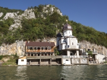 Casa de vacanta Florin - accommodation in  Danube Boilers and Gorge, Clisura Dunarii (10)