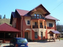 Pensiunea Laura - accommodation in  Bucovina (02)