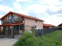 Cazare Casute Mihaieni - accommodation in  Maramures Country (02)