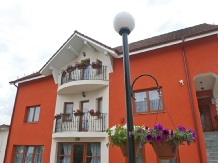 Pensiunea Crinul Alb - accommodation in  Maramures Country (01)
