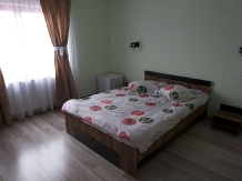 Pensiunea Crinul Alb - accommodation in  Maramures Country (06)