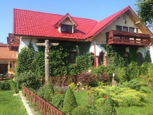 Conacul Bunicilor - accommodation in  Oltenia (01)