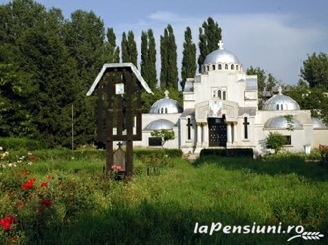 Cabana Anemona - accommodation in  Moldova (Surrounding)