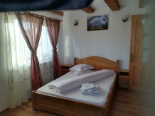 Cabana Cristalul Muntilor - accommodation in  Piatra Craiului (04)