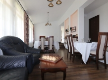 Pensiunea Emelys - accommodation in  Moldova (09)