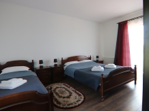 Pensiunea Emelys - accommodation in  Moldova (32)