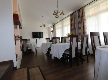 Pensiunea Emelys - accommodation in  Moldova (37)