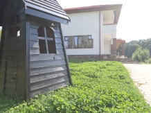 Pensiunea Emelys - accommodation in  Moldova (46)