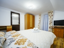 Casa Valeria Voronet - accommodation in  Gura Humorului, Voronet, Bucovina (10)