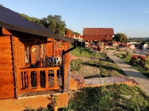 La Hacienda Piscina si Centru de Echitatie - accommodation in  Transylvania (01)
