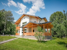 Casa de langa lac 2 - accommodation in  Valea Doftanei (01)