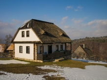 Casuta Bunicii - accommodation in  Rucar - Bran, Moeciu, Bran (03)