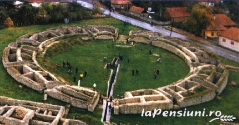 Pensiunea Ulpia Traiana - alloggio in Tara Hategului (Attività e i dintorni) Pensiunea Ulpia Traiana - alloggio in Tara Hategului (Attività e i dintorni)