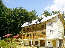 Pensiunea 14 Scaune-Casoca - accommodation in  Buzau Valley (10)