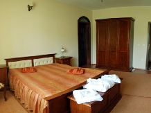 Pensiunea Caprice - accommodation in  Buzau Valley (05)