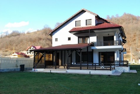 Pensiunea CasaBlanca - cazare Moldova (Activitati si imprejurimi) Pensiunea CasaBlanca - cazare Moldova (Activitati si imprejurimi)