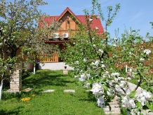Pensiunea Casa Din Livada - accommodation in  Slanic Moldova (01)