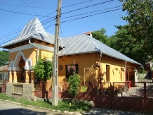 Casa Coca - accommodation in  Slanic Moldova (02)