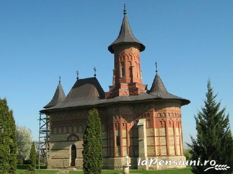Pensiunea Conacul Zaicesti - cazare Bucovina (Activitati si imprejurimi)