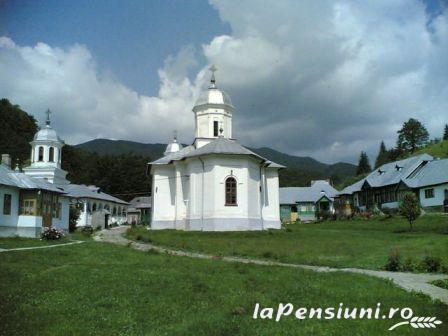 Pensiunea La Padure - cazare Cheia (Activitati si imprejurimi) Pensiunea La Padure - cazare Cheia (Activitati si imprejurimi)