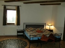 Pensiunea Casa Zmeilor - accommodation in  Fagaras and nearby, Sambata (08)
