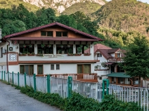 Pensiunea Cuibul Viselor - accommodation in  Cernei Valley, Herculane (02)