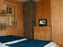 Pensiunea Iubu - accommodation in  Apuseni Mountains, Valea Draganului (06)