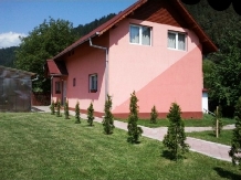 Pensiunea Edy - accommodation in  Ceahlau Bicaz, Durau (01)