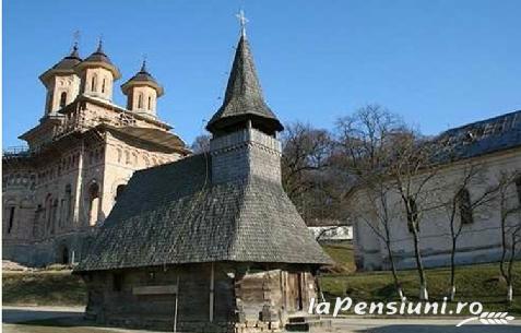 Pensiunea Lacul Stiucii - accommodation in  Transylvania (Surrounding)