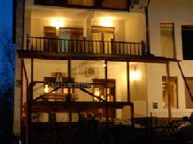 Pensiunea Casa cu Mesteceni - accommodation in  North Oltenia (02)