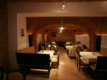 Pensiunea Antique - accommodation in  North Oltenia (05)