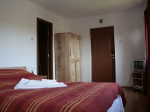 Pensiunea Casa Cu Flori - accommodation in  Bucovina (11)