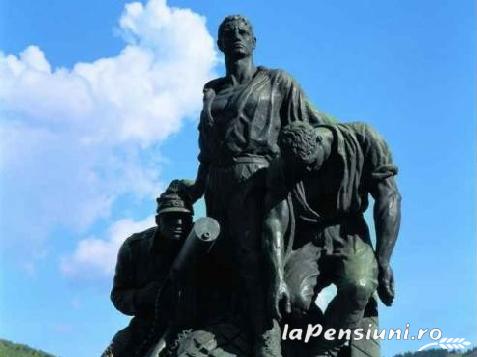 Pensiunea Faast - cazare Valea Prahovei (Activitati si imprejurimi) Pensiunea Faast - cazare Valea Prahovei (Activitati si imprejurimi)
