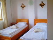 Pensiunea Casuta cu Ponei - accommodation in  Rucar - Bran, Moeciu (07)